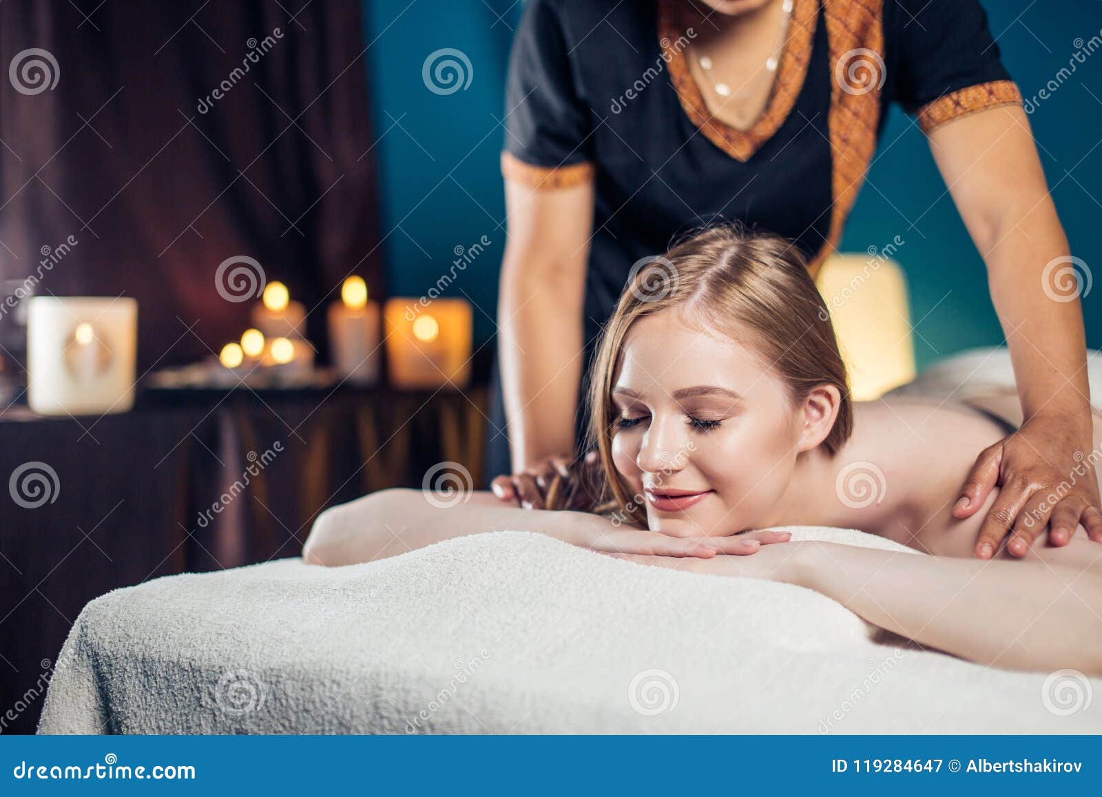 massage redhead by body full