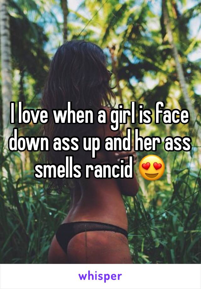 ass smells her